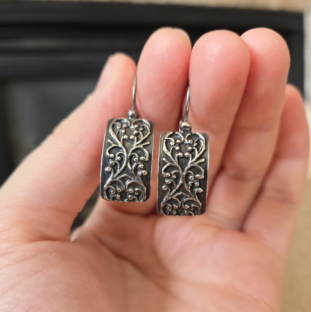 Silpada Sterling Silver Embossed Scrollwork Earrings Discontinued Design